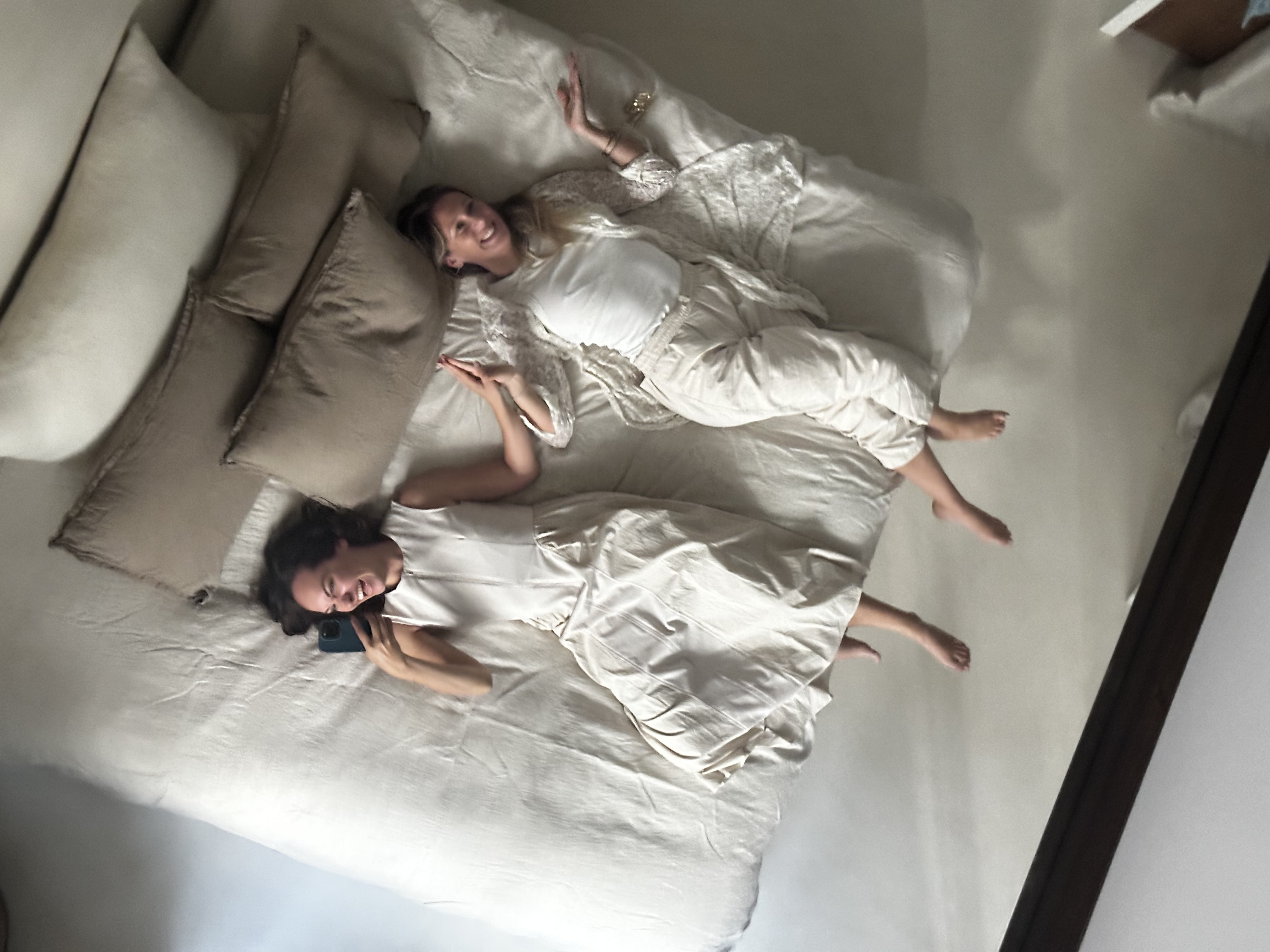 [ALT À COMPLÉTER] Eva et Ophélie, cofondatrices de The Prosperous Artist